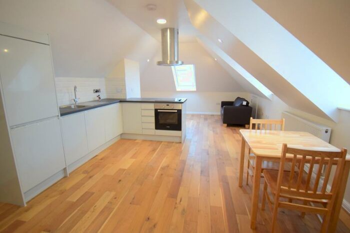 1 Bedroom Flat To Rent In Old Park Road, London, N13
