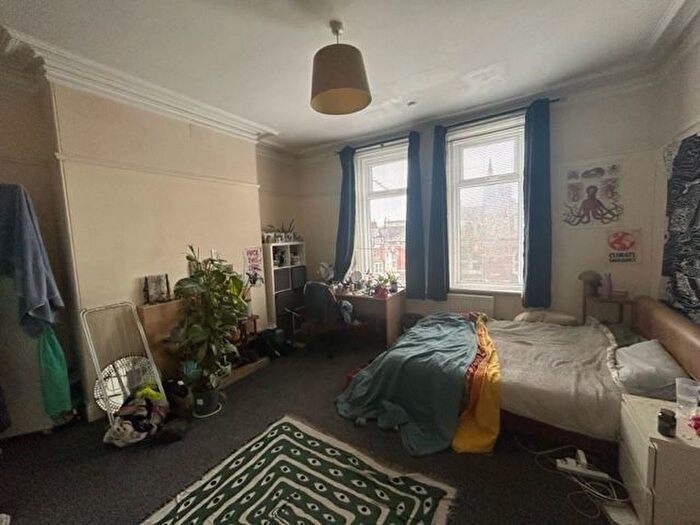 7 Bedroom Property To Rent In Regent Park Terrace, Hyde Park, Leeds, LS6