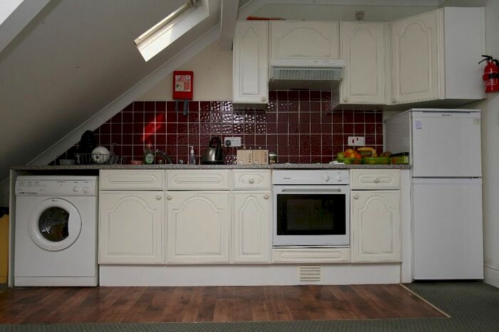 1 Bedroom Flat To Rent In Flat, , Penylan Road, Penylan, Cardiff, CF24