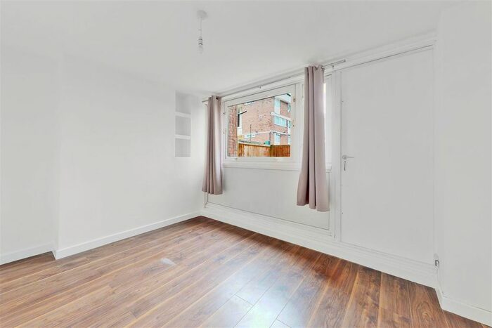 2 Bedroom Maisonette To Rent In Fenwick Place, London, SW9