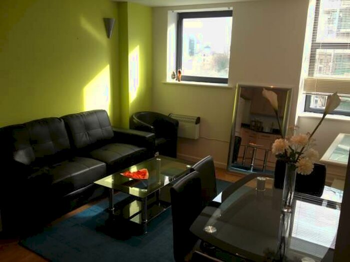 2 Bedroom Flat To Rent In Landmark House, City Centre, Bradford, BD1