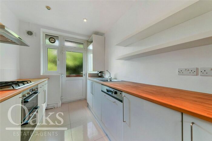 2 Bedroom Flat To Rent In Victoria Crescent, London, SE19