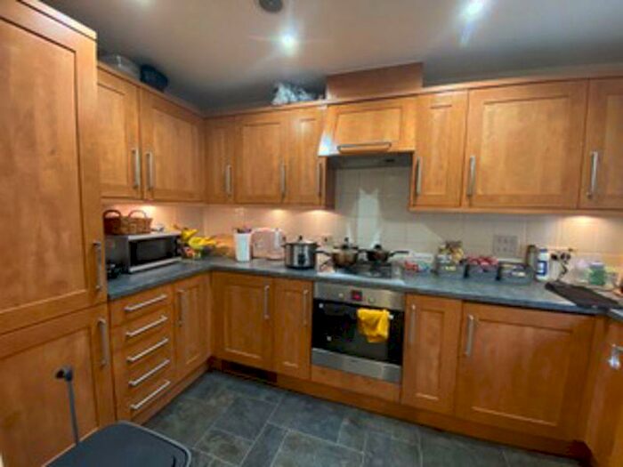 2 Bedroom Flat To Rent In Copthorne Common Road, Crawley, RH10