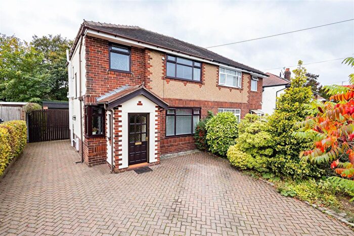 3 Bedroom Semi-detached House For Sale In Canberra Road, Leyland, PR25