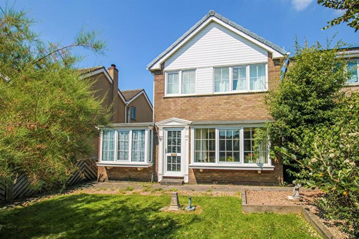 3 Bedroom Detached House For Sale In Ackworth Road, Pontefract, WF8