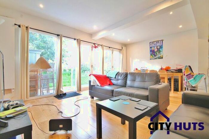 3 Bedroom Flat To Rent In Freegrove Road, Caledonian Road, N7