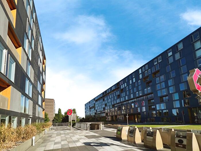 2 Bedroom Flat To Rent In Saxton, The Avenue, Leeds, Yorkshire, LS9