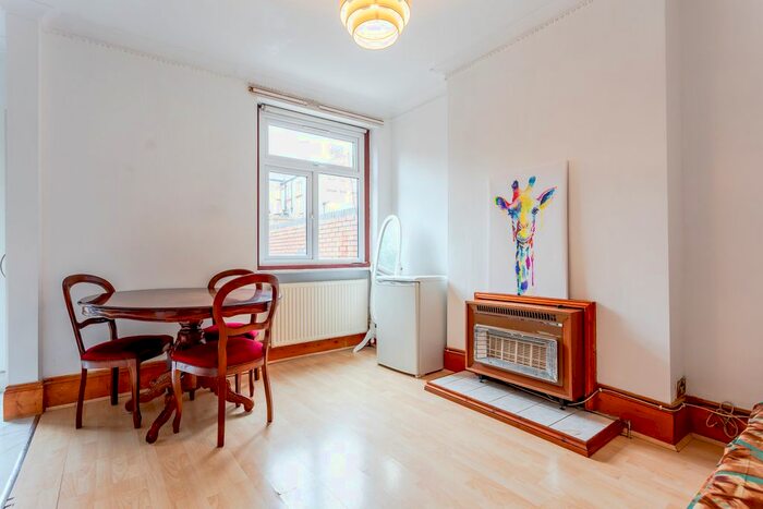 4 Bedroom End Of Terrace House To Rent In Creighton Road, London, W5