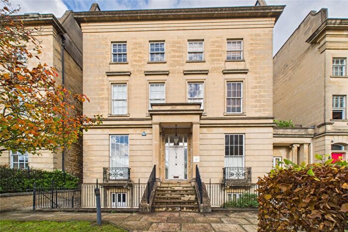 2 Bedroom Maisonette For Sale In Alexandra House, - Kings Road, Reading, Berkshire, RG1