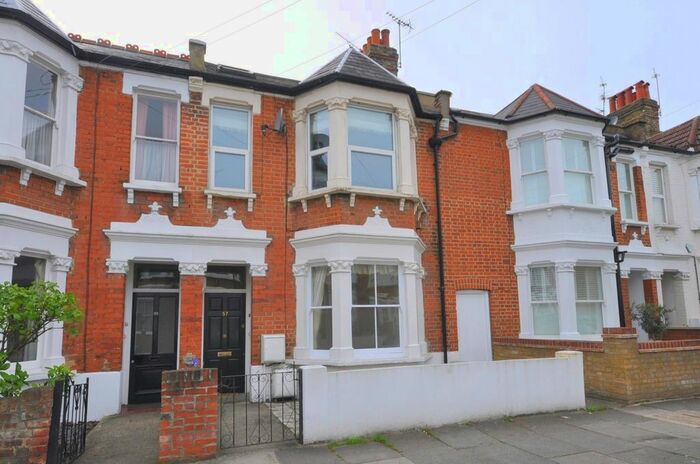 2 Bedroom Flat To Rent In Eastbury Grove, London, W4