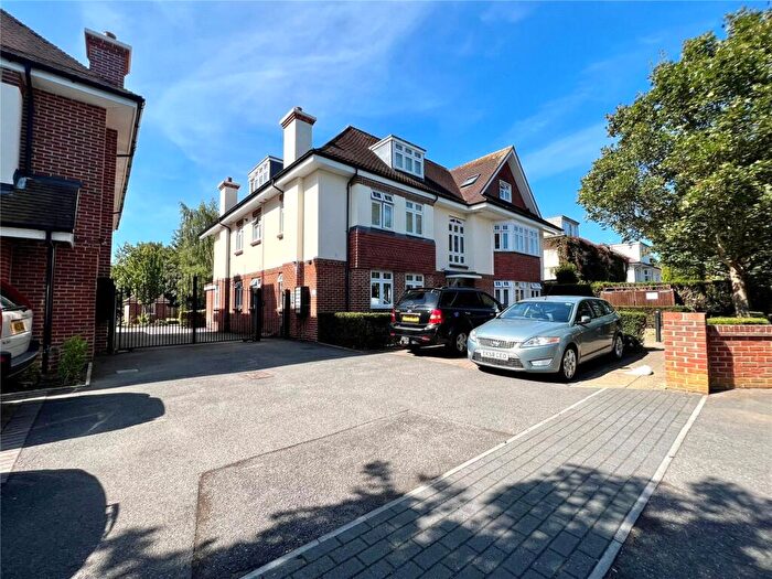 2 Bedroom Apartment To Rent In Milton Road, Bournemouth, Dorset, BH8