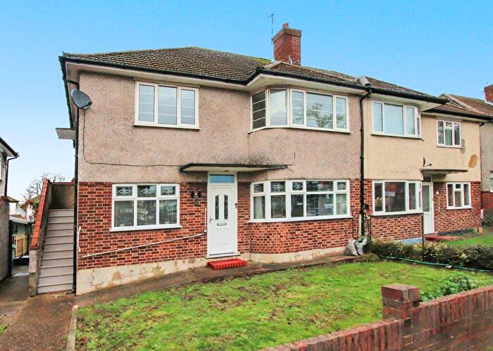 2 Bedroom Maisonette For Sale In Sherwood Court, High Street, West Wickham, BR4