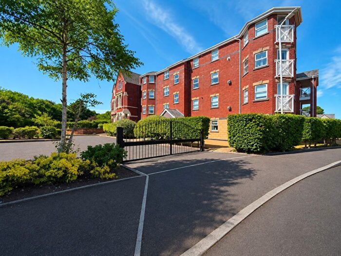 2 Bedroom Flat For Sale In Carnoustie Close, Southport, Merseyside, PR8