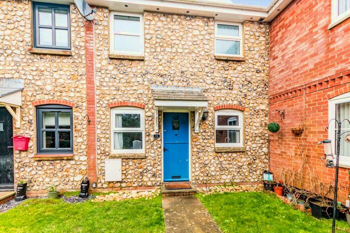 1 Bedroom Terraced House To Rent In Broadway, Sandown, PO36