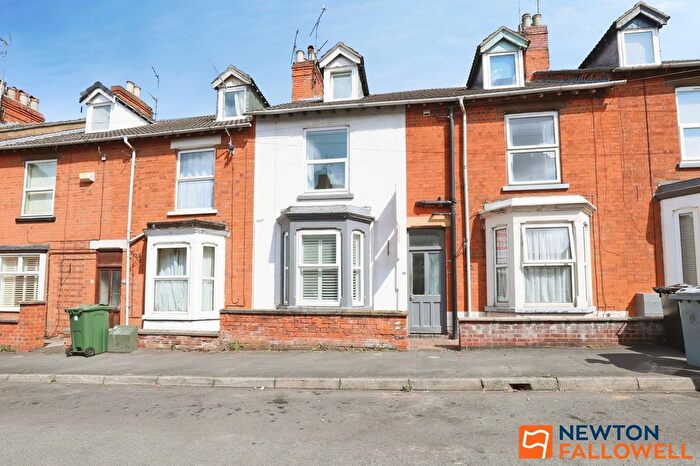 3 Bedroom Terraced House For Sale In Edward Street, Grantham, NG31