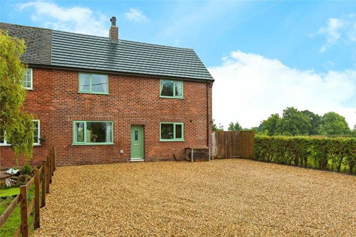 3 Bedroom Semi-Detached House For Sale In Ulnes Walton Lane, Leyland, Lancashire, PR26