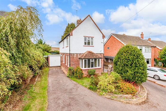 3 Bedroom Detached House For Sale In Beesfield Lane, Farningham, Dartford, Kent, DA4