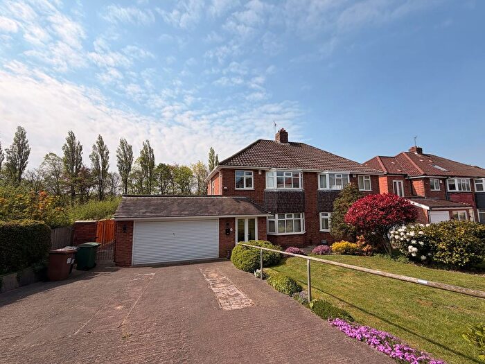 3 Bedroom Semi-Detached House To Rent In Buchanan Road, Walsall, WS4