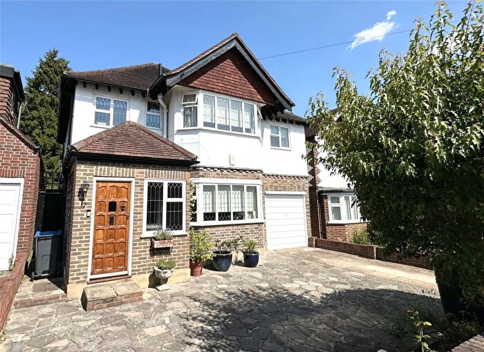 4 Bedroom Detached House For Sale In High Drive, New Malden, KT3