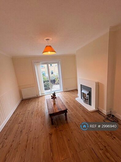 2 Bedroom Flat To Rent In Steelend, Dunfermline, KY12