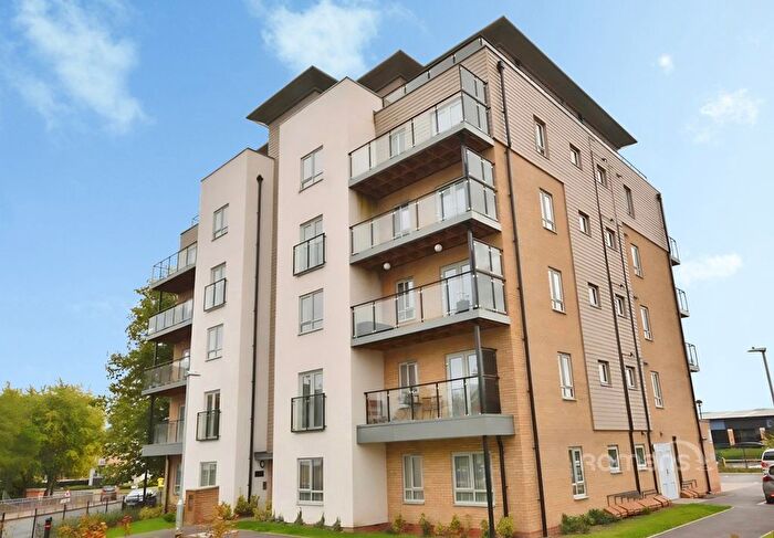 2 Bedroom Flat To Rent In Fleming Place, Bracknell, RG12