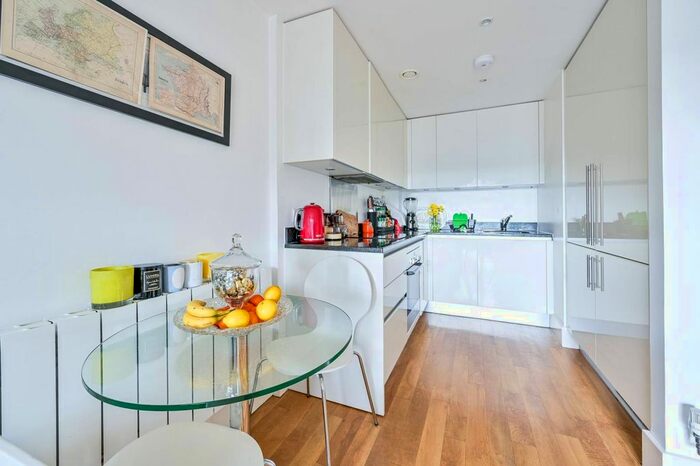 1 Bedroom Flat To Rent In Royal Carriage Mews, Woolwich, London, SE18