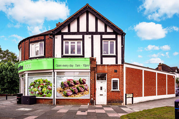 2 Bedroom Flat To Rent In The Oval, Sidcup, DA15