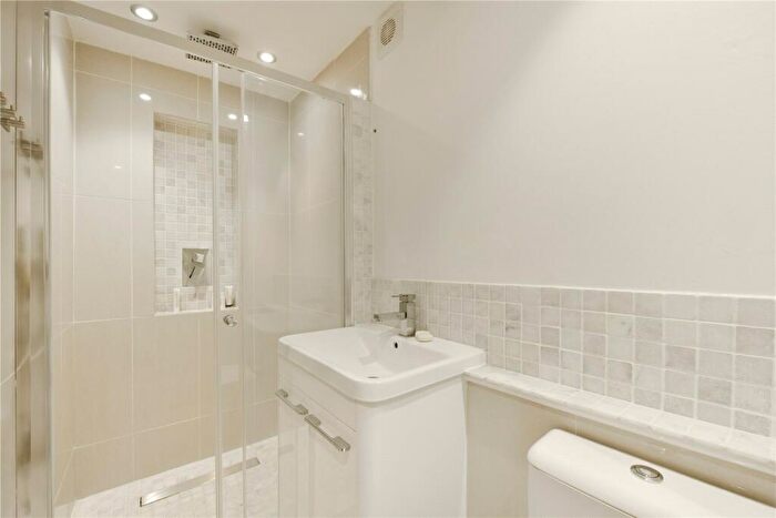 2 Bedroom Detached House To Rent In West Street, Marlow, Buckinghamshire, SL7
