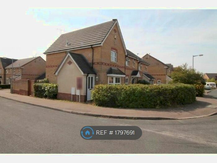 3 Bedroom Semi-Detached House To Rent In Dalbier Close, Norwich, NR7