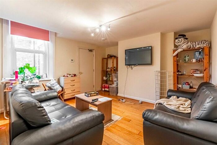 6 Bedroom Maisonette To Rent In £pppw - Tavistock Road, Jesmond, NE2