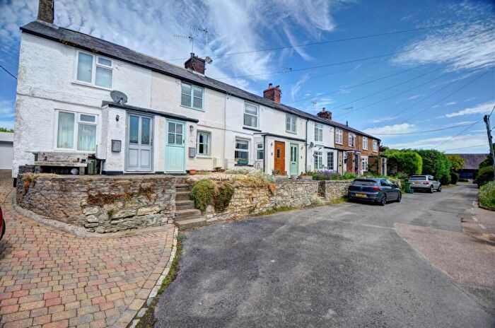 2 Bedroom End Of Terrace House To Rent In Upton Terrace, Upton, Buckinghamshire, HP17