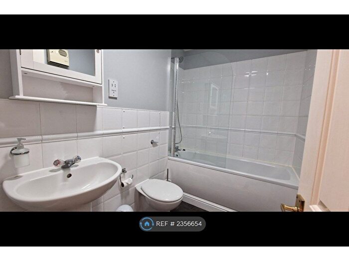 1 Bedroom Flat To Rent In Lowestoft Mews, London, E16