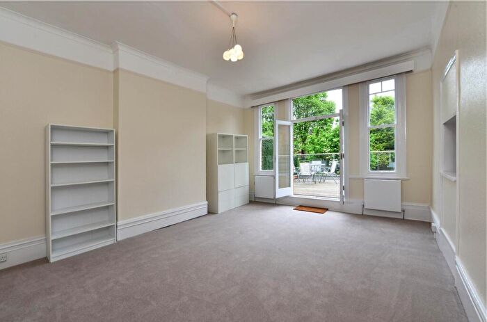 1 Bedroom Apartment To Rent In Priory Road, South Hampstead, London, NW6