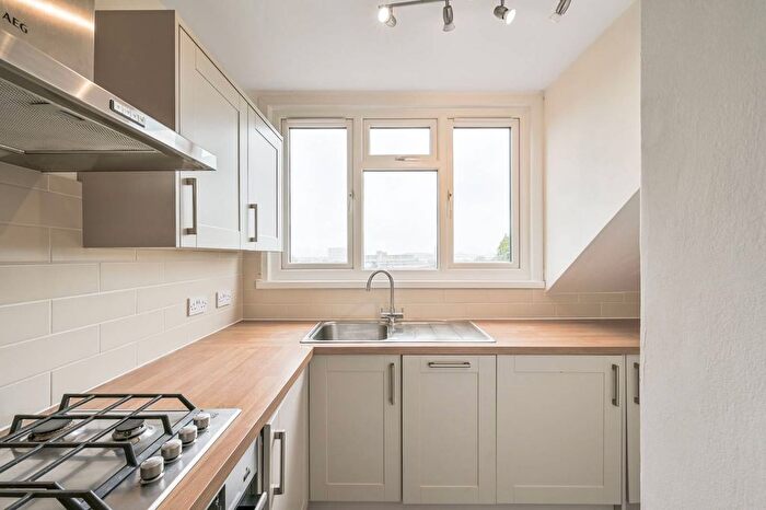 1 Bedroom Flat To Rent In Connaught Road, Harlesden, London, NW10
