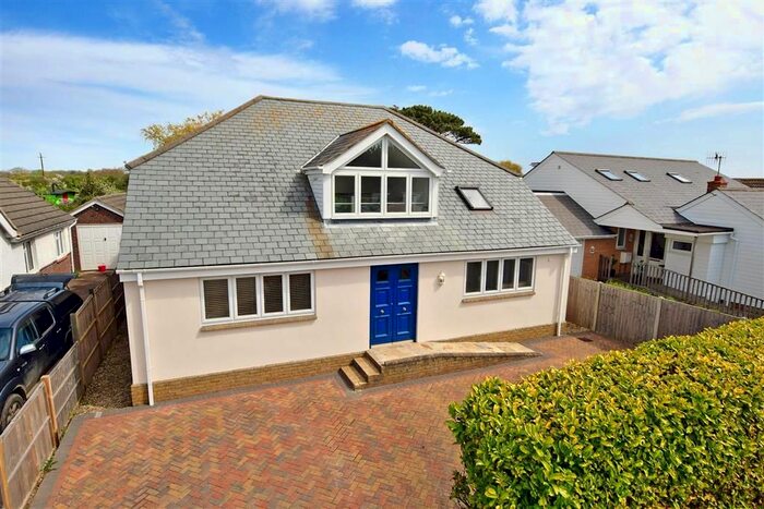 4 Bedroom Detached House For Sale In Park Lane, Selsey, West Sussex, PO20