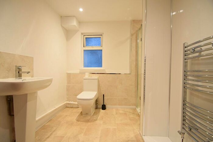 6 Bedroom House To Rent In MacKintosh Place, Roath, CF24