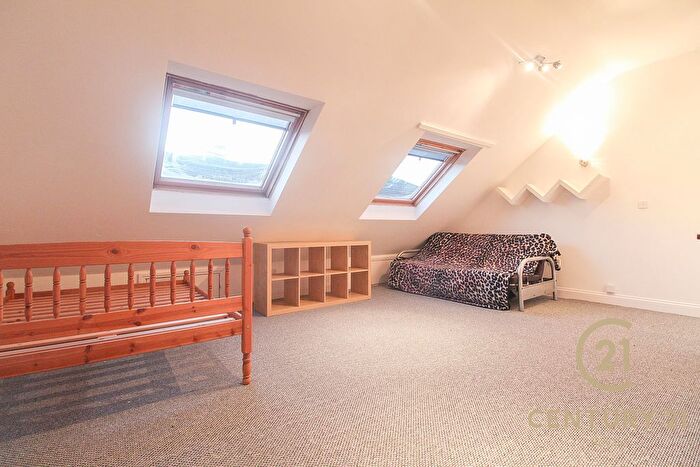 Studio To Rent In Southsea Road, Kingston Upon Thames, KT1