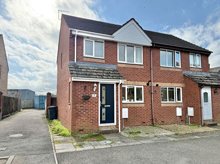 3 Bedroom Semi-Detached House For Sale In Smiths Court, Willeys Avenue, EX2