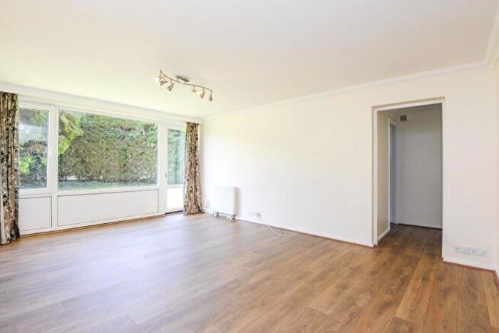 2 Bedroom Apartment To Rent In Eaton Court, Guildford, GU1