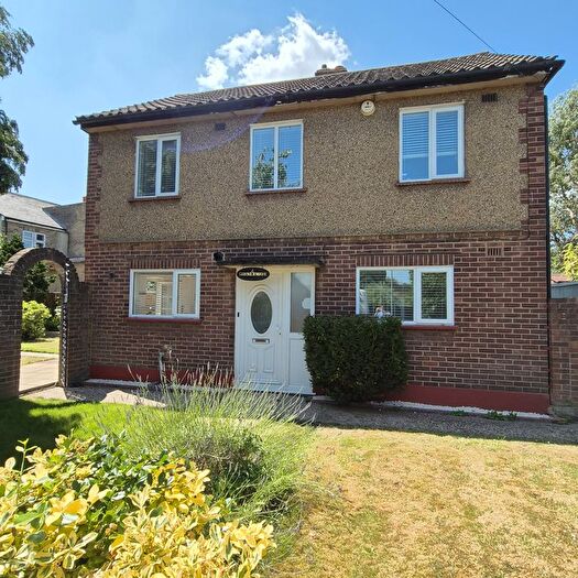 4 Bedroom Detached House To Rent In Eastfield Road, Waltham Cross, EN8