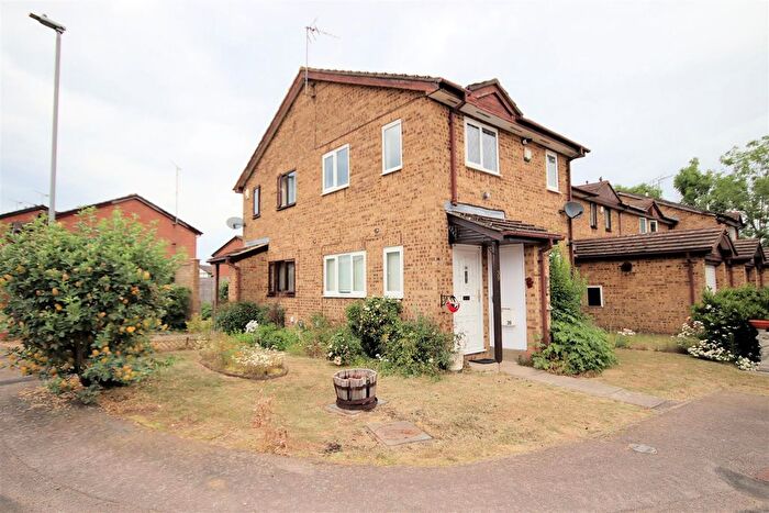 1 Bedroom Terraced House To Rent In Harlestone Close, Luton, LU3