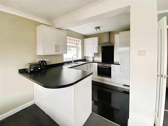 2 Bedroom Flat To Rent In Ferndale Close, Tunbridge Wells, Kent, TN2
