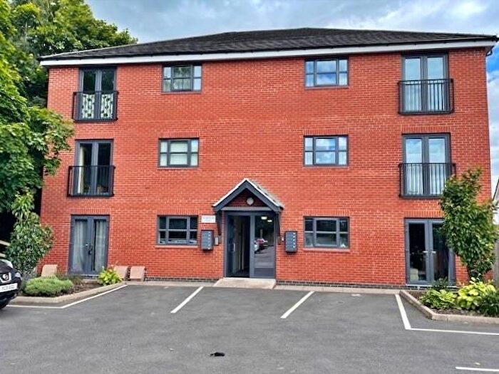 1 Bedroom Flat To Rent In Fleur Gardens, Robinia, Tamworth, B77