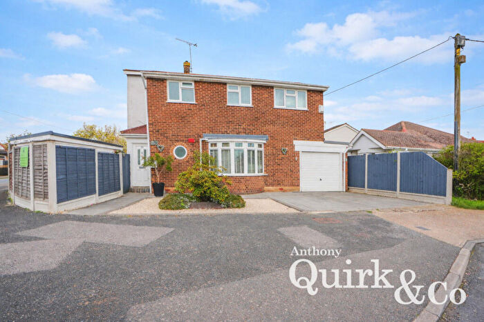 4 Bedroom Detached House For Sale In Maurice Road, Canvey Island, SS8
