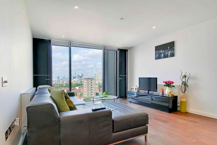 2 Bedroom Flat To Rent In Walworth Road, Elephant And Castle, London, SE1