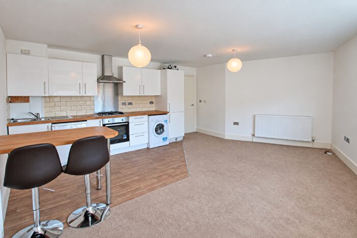 2 Bedroom Flat To Rent In Napier Road, Bromley, BR2