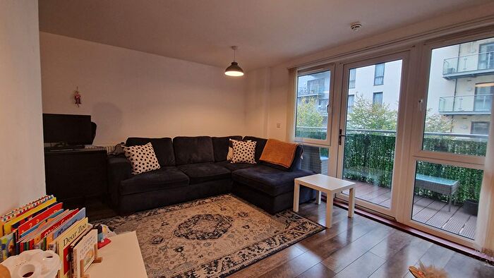 1 Bedroom Flat To Rent In Honour Gardens, Dagenham, RM8