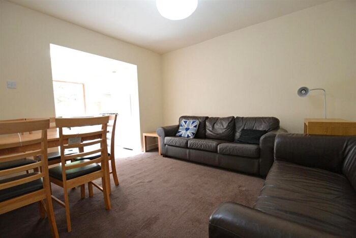 3 Bedroom Terraced House To Rent In Milner Road Selly Oak, B29