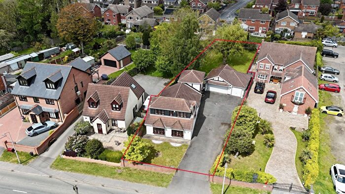 4 Bedroom Detached House For Sale In Doncaster Road, Westwoodside, DN9