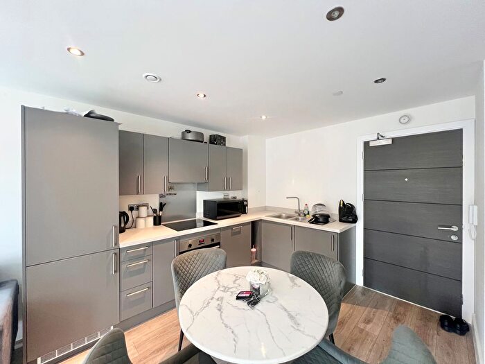 2 Bedroom Flat To Rent In Bristol Street, Birmingham, B5